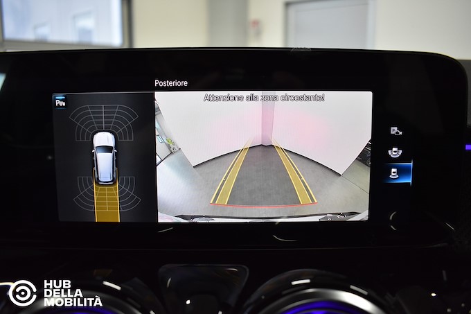 MERCEDES-BENZ GLB 200 d Automatic Premium